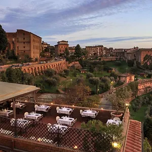 Athena 4*, Siena Italië
